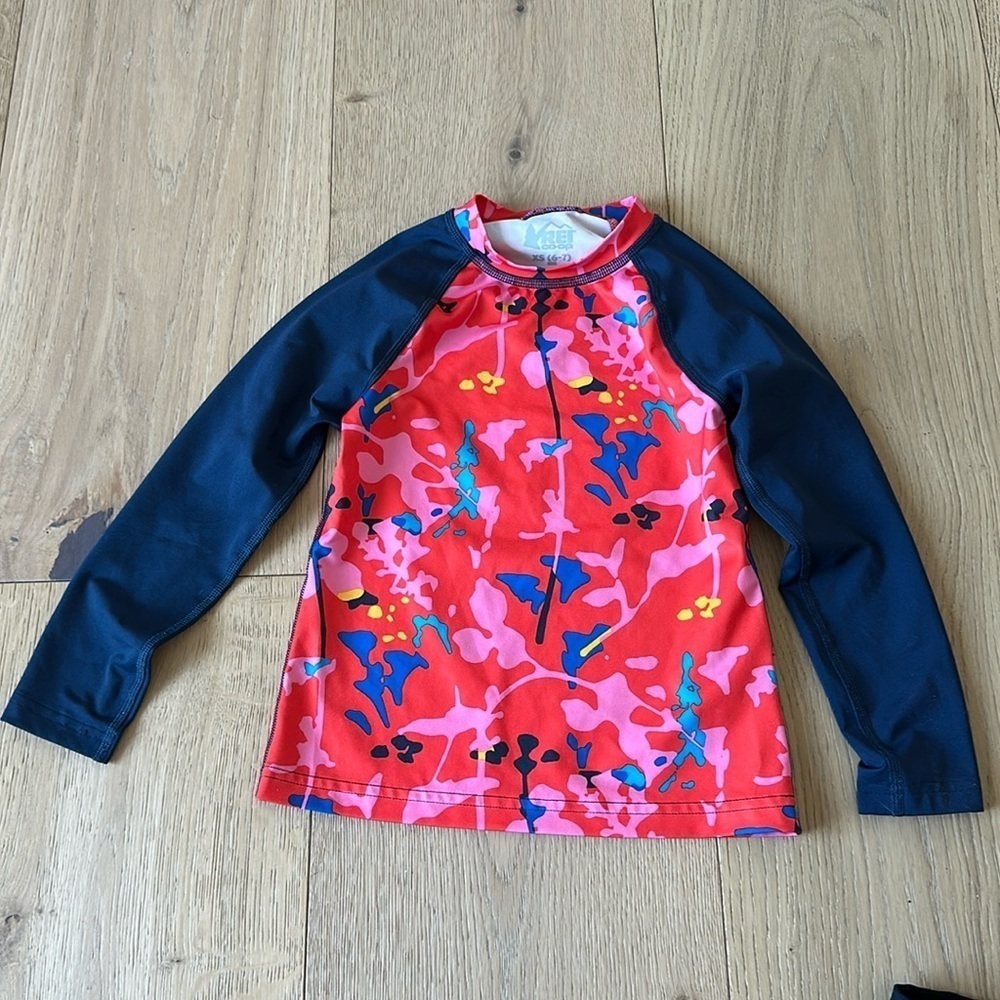 Rei Rashguard girls 6/7
